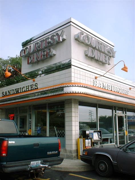 Former Courtesy Diner location in south St. Louis for sale